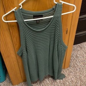 Sweater with open shoulders